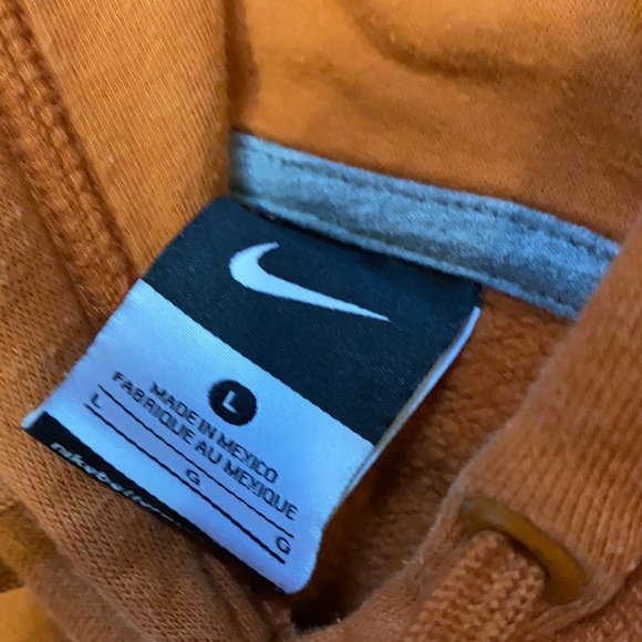 2010 Nike Center Swoosh Hoodie - Picture 4 of 4